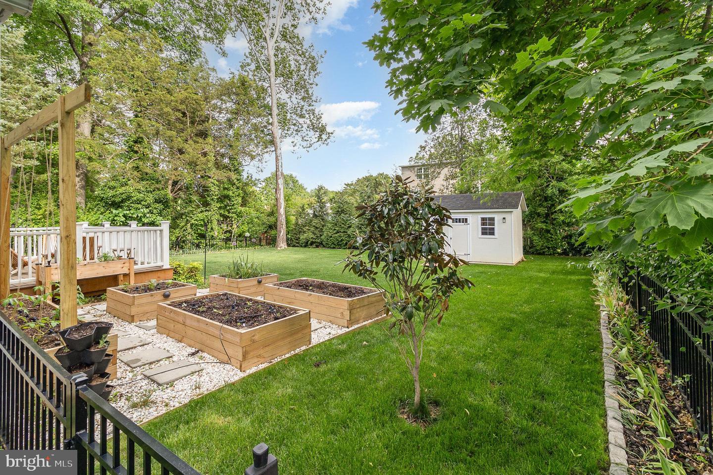 2001 SHENANDOAH RD, ALEXANDRIA, Virginia 22308, 3 Bedrooms Bedrooms, ,2 BathroomsBathrooms,Residential,For sale,2001 SHENANDOAH RD,VAFX2238302 MLS # VAFX2238302