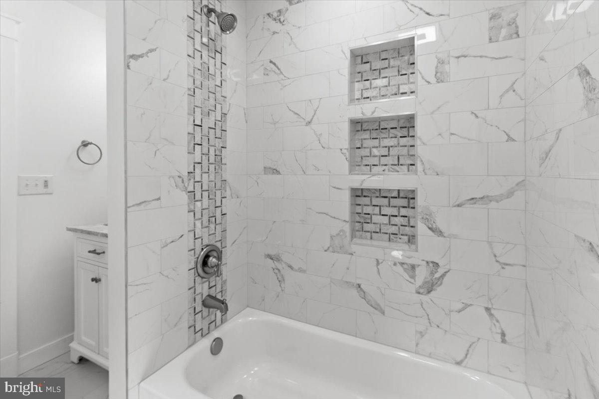 8122 STACEY RD, ALEXANDRIA, Virginia 22308, 5 Bedrooms Bedrooms, ,4 BathroomsBathrooms,Residential,For sale,8122 STACEY RD,VAFX2238430 MLS # VAFX2238430