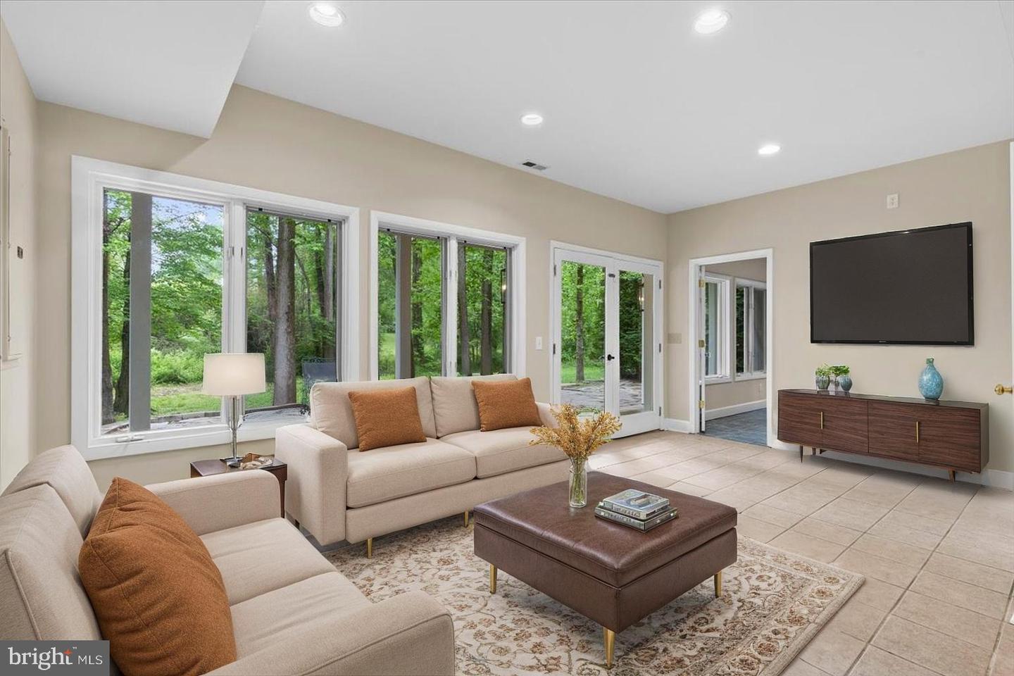 8122 STACEY RD, ALEXANDRIA, Virginia 22308, 5 Bedrooms Bedrooms, ,4 BathroomsBathrooms,Residential,For sale,8122 STACEY RD,VAFX2238430 MLS # VAFX2238430