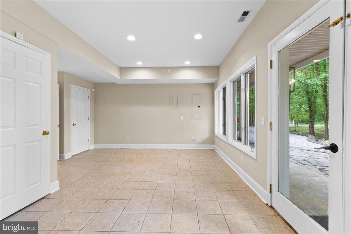 8122 STACEY RD, ALEXANDRIA, Virginia 22308, 5 Bedrooms Bedrooms, ,4 BathroomsBathrooms,Residential,For sale,8122 STACEY RD,VAFX2238430 MLS # VAFX2238430