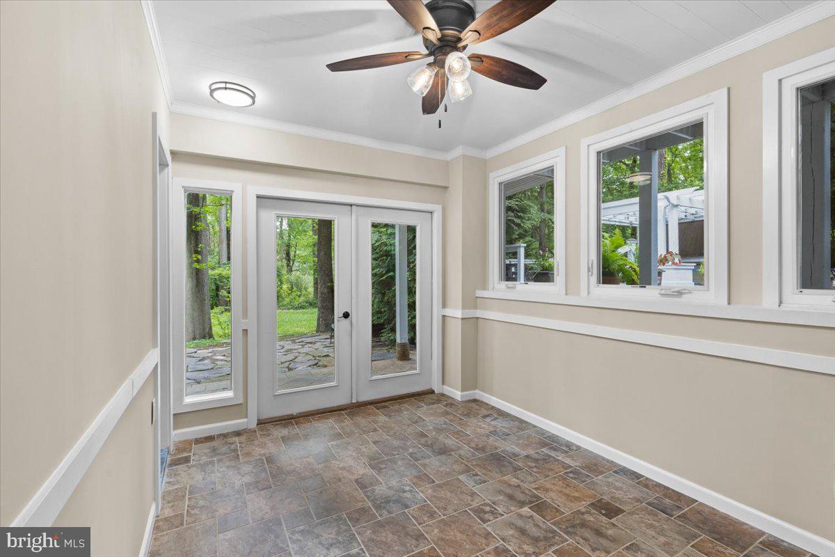 8122 STACEY RD, ALEXANDRIA, Virginia 22308, 5 Bedrooms Bedrooms, ,4 BathroomsBathrooms,Residential,For sale,8122 STACEY RD,VAFX2238430 MLS # VAFX2238430