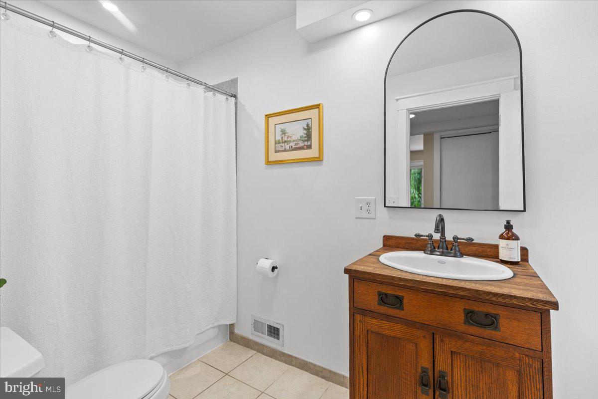 8122 STACEY RD, ALEXANDRIA, Virginia 22308, 5 Bedrooms Bedrooms, ,4 BathroomsBathrooms,Residential,For sale,8122 STACEY RD,VAFX2238430 MLS # VAFX2238430