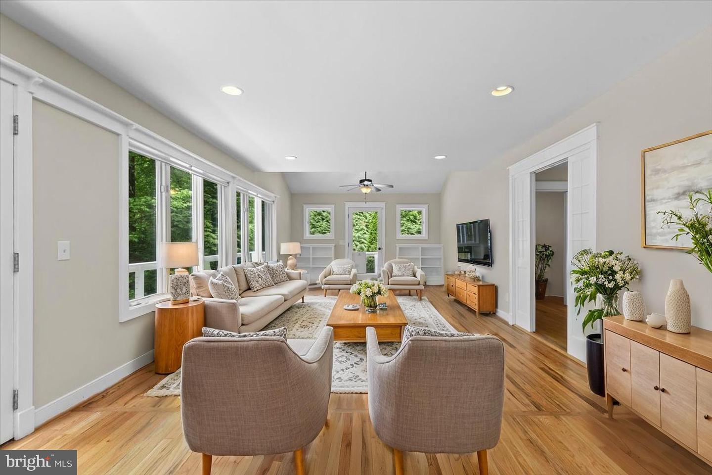 8122 STACEY RD, ALEXANDRIA, Virginia 22308, 5 Bedrooms Bedrooms, ,4 BathroomsBathrooms,Residential,For sale,8122 STACEY RD,VAFX2238430 MLS # VAFX2238430