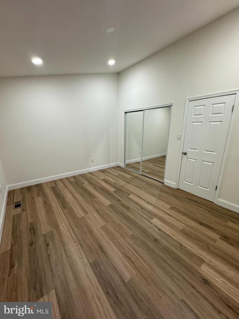 207 SAINT JOHNS SQ #207, STERLING, Virginia 20164, 2 Bedrooms Bedrooms, ,1 BathroomBathrooms,Residential,For sale,207 SAINT JOHNS SQ #207,VALO2095444 MLS # VALO2095444