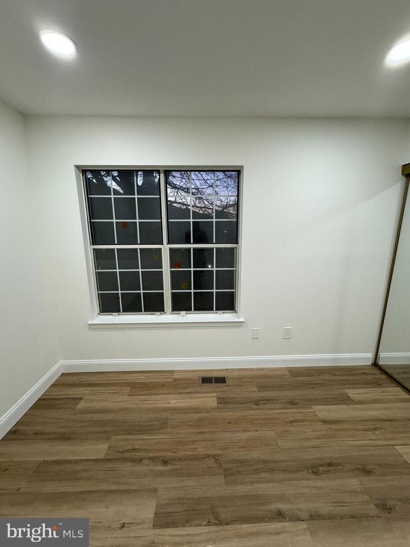 207 SAINT JOHNS SQ #207, STERLING, Virginia 20164, 2 Bedrooms Bedrooms, ,1 BathroomBathrooms,Residential,For sale,207 SAINT JOHNS SQ #207,VALO2095444 MLS # VALO2095444
