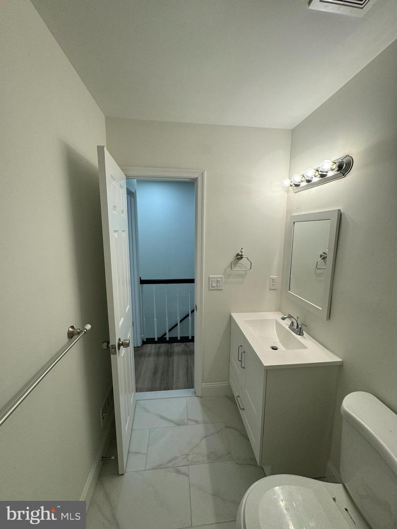207 SAINT JOHNS SQ #207, STERLING, Virginia 20164, 2 Bedrooms Bedrooms, ,1 BathroomBathrooms,Residential,For sale,207 SAINT JOHNS SQ #207,VALO2095444 MLS # VALO2095444