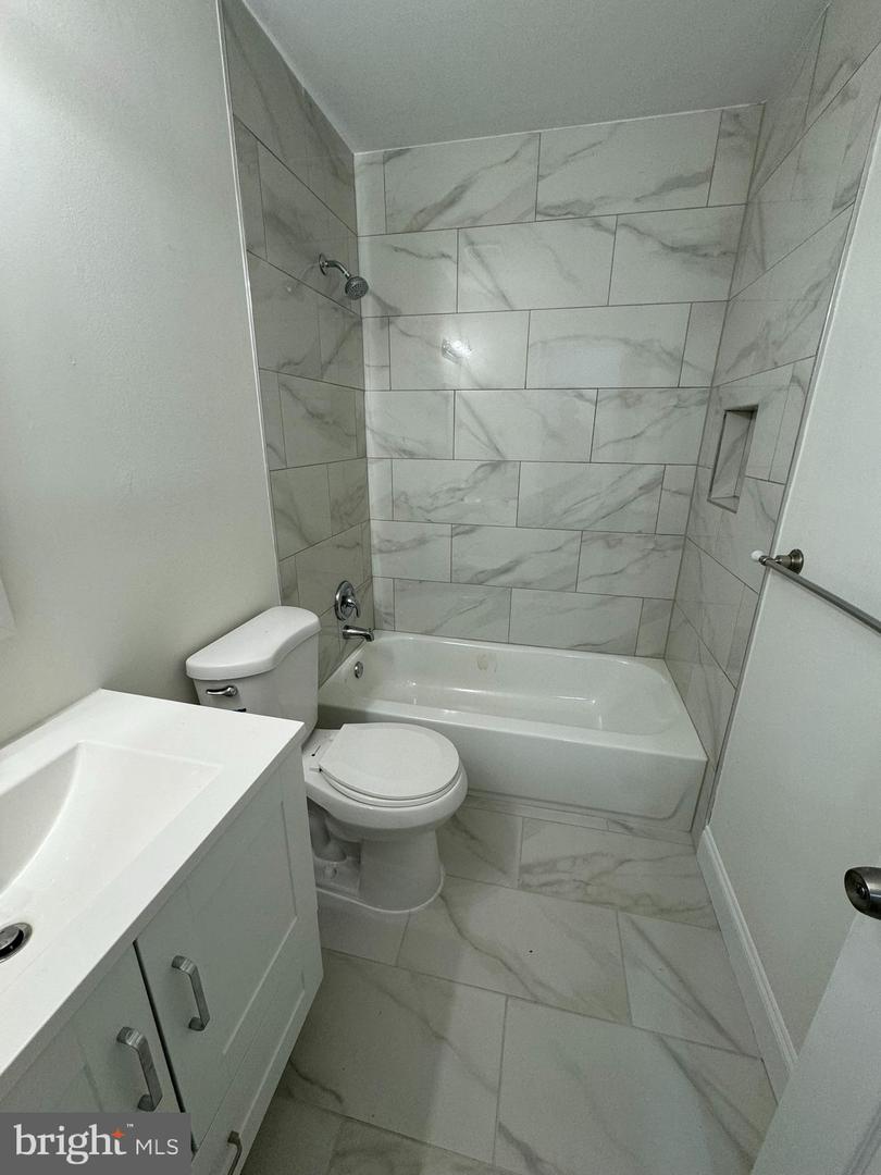 207 SAINT JOHNS SQ #207, STERLING, Virginia 20164, 2 Bedrooms Bedrooms, ,1 BathroomBathrooms,Residential,For sale,207 SAINT JOHNS SQ #207,VALO2095444 MLS # VALO2095444