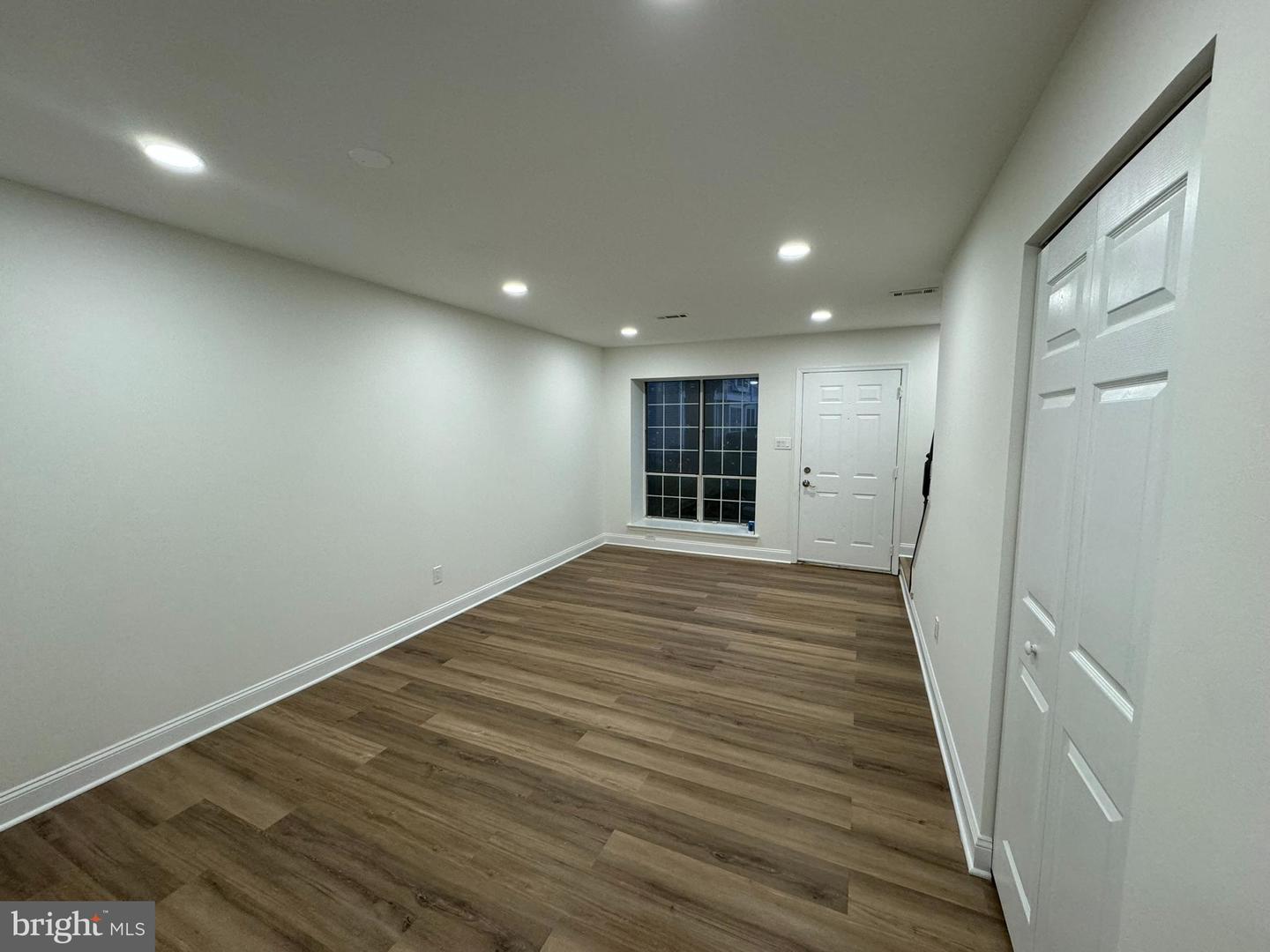 207 SAINT JOHNS SQ #207, STERLING, Virginia 20164, 2 Bedrooms Bedrooms, ,1 BathroomBathrooms,Residential,For sale,207 SAINT JOHNS SQ #207,VALO2095444 MLS # VALO2095444