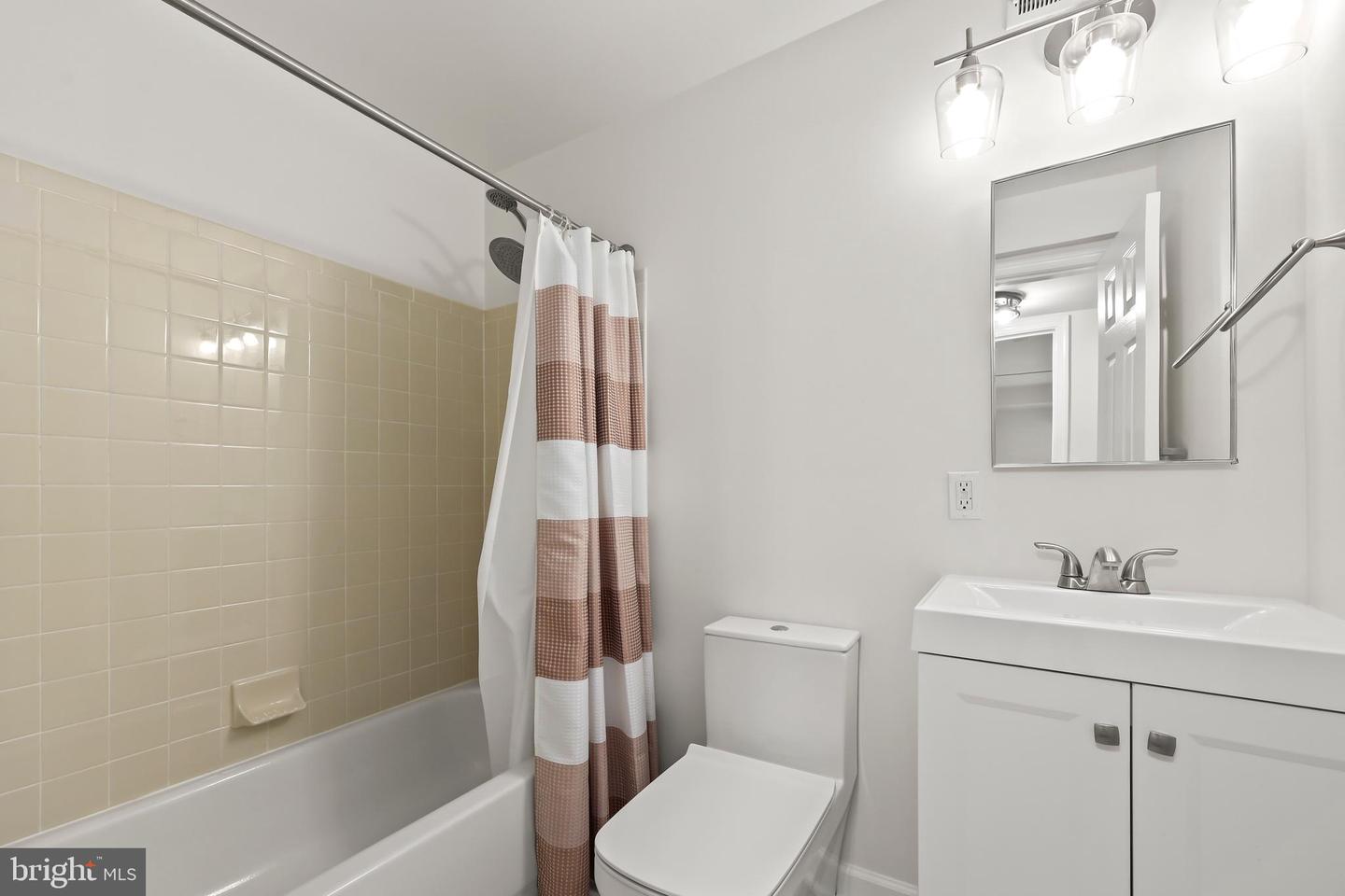 1521 N VAN DORN ST, ALEXANDRIA, Virginia 22304, 2 Bedrooms Bedrooms, ,2 BathroomsBathrooms,Residential,For sale,1521 N VAN DORN ST,VAAX2044882 MLS # VAAX2044882