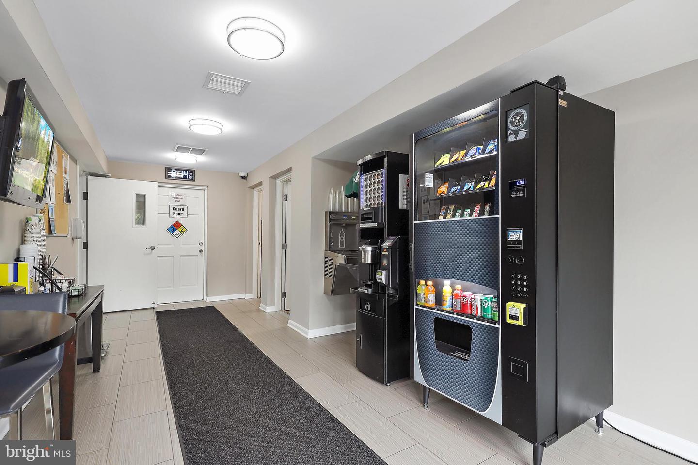 1521 N VAN DORN ST, ALEXANDRIA, Virginia 22304, 2 Bedrooms Bedrooms, ,2 BathroomsBathrooms,Residential,For sale,1521 N VAN DORN ST,VAAX2044882 MLS # VAAX2044882