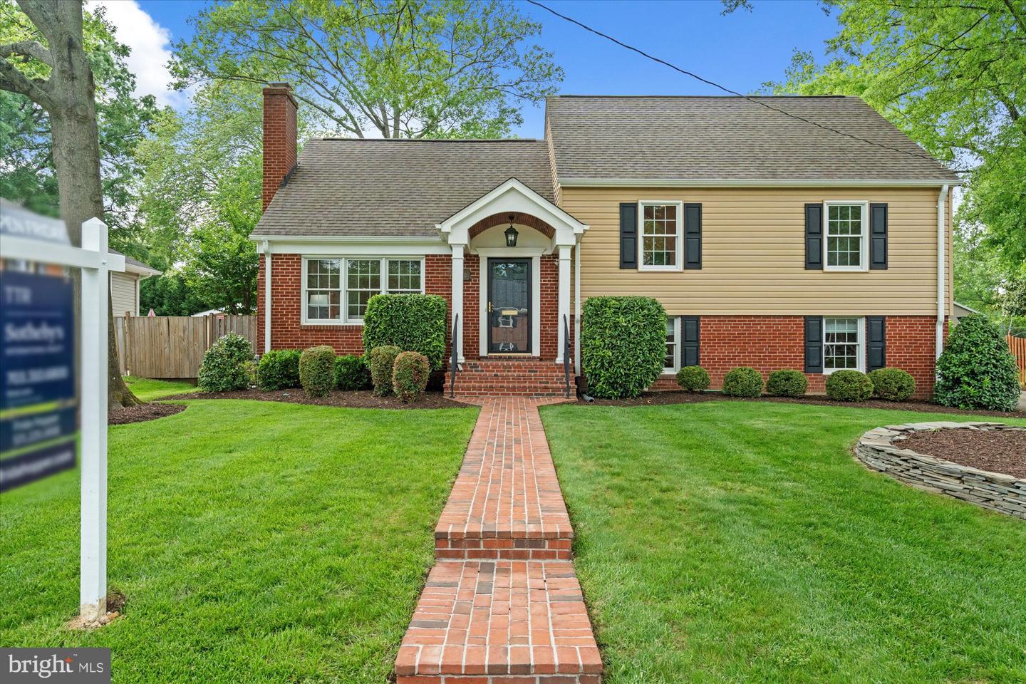 8410 CROWN PL, ALEXANDRIA, Virginia 22308, 4 Bedrooms Bedrooms, ,2 BathroomsBathrooms,Residential,For sale,8410 CROWN PL,VAFX2238548 MLS # VAFX2238548