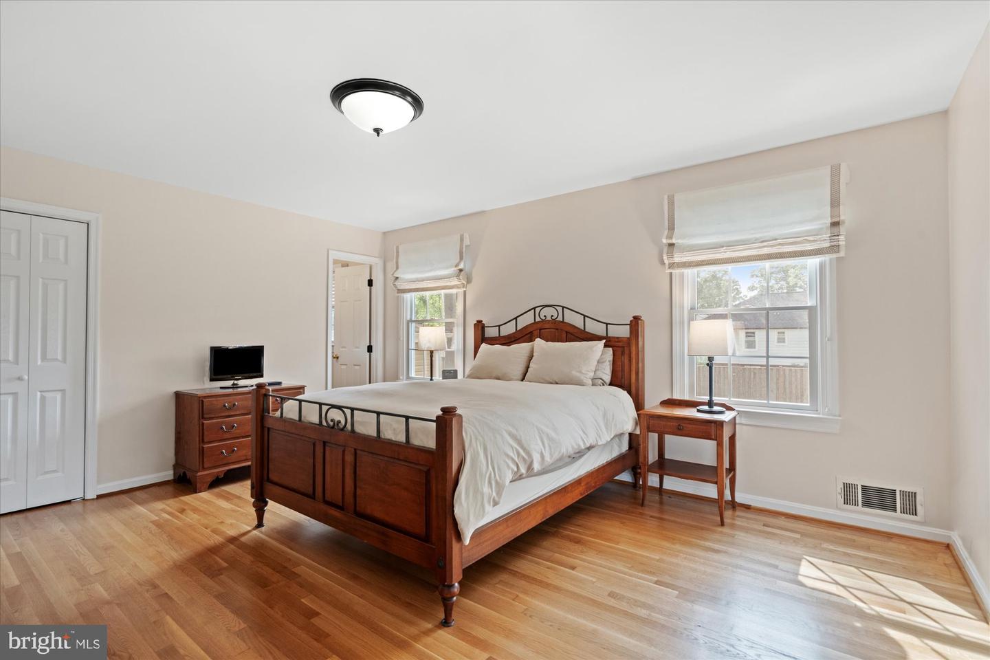 8410 CROWN PL, ALEXANDRIA, Virginia 22308, 4 Bedrooms Bedrooms, ,2 BathroomsBathrooms,Residential,For sale,8410 CROWN PL,VAFX2238548 MLS # VAFX2238548