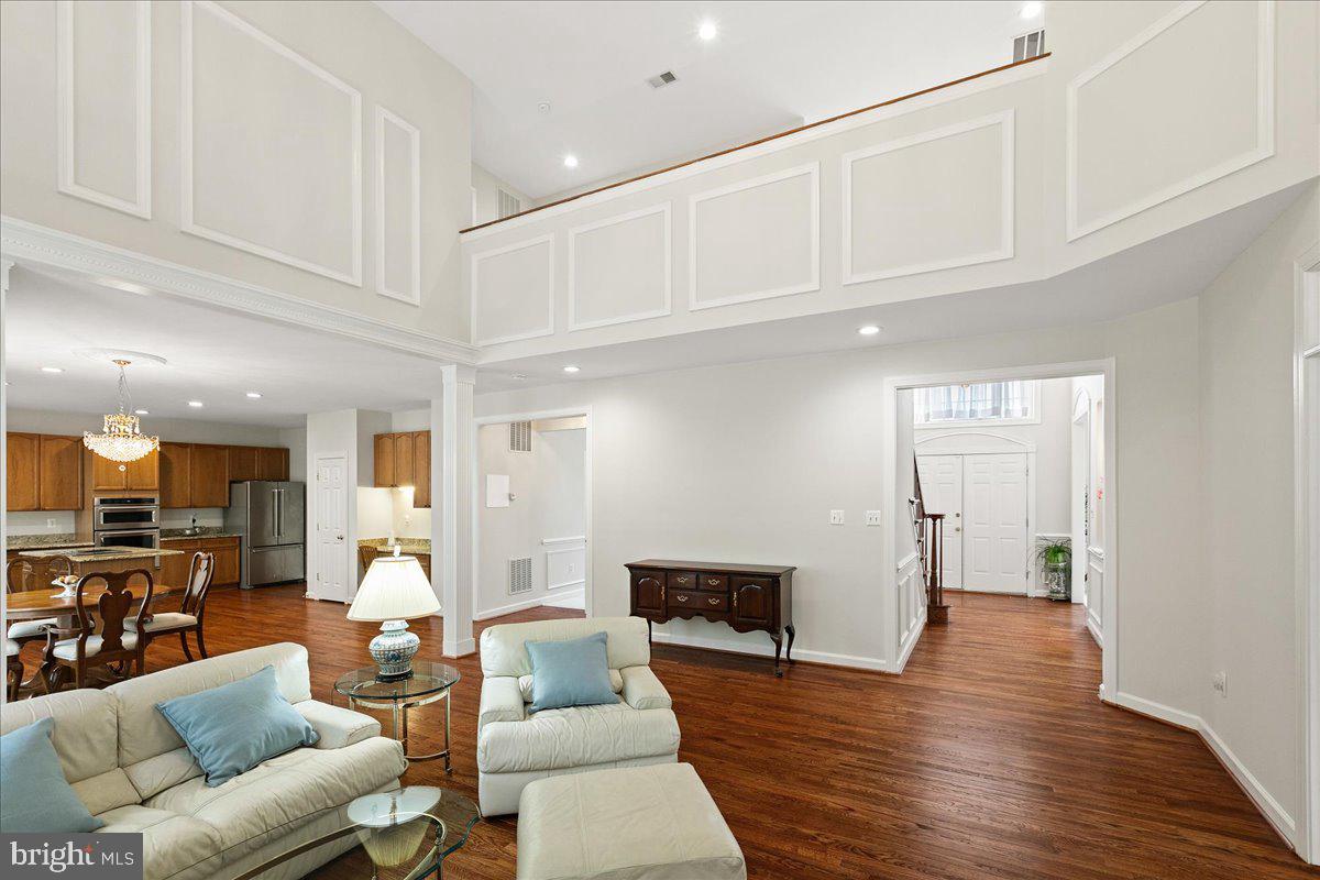 5387 WILLOW VALLEY RD, CLIFTON, Virginia 20124, 4 Bedrooms Bedrooms, ,3 BathroomsBathrooms,Residential,For sale,5387 WILLOW VALLEY RD,VAFX2238876 MLS # VAFX2238876