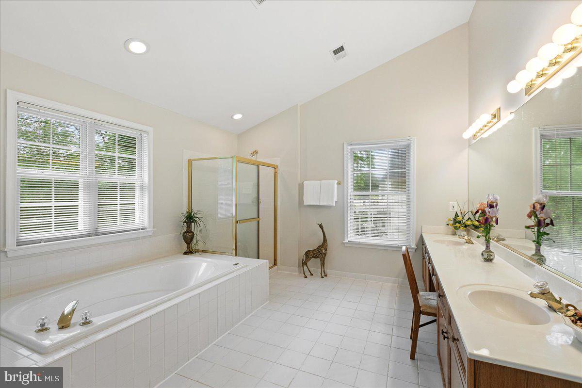 5387 WILLOW VALLEY RD, CLIFTON, Virginia 20124, 4 Bedrooms Bedrooms, ,3 BathroomsBathrooms,Residential,For sale,5387 WILLOW VALLEY RD,VAFX2238876 MLS # VAFX2238876