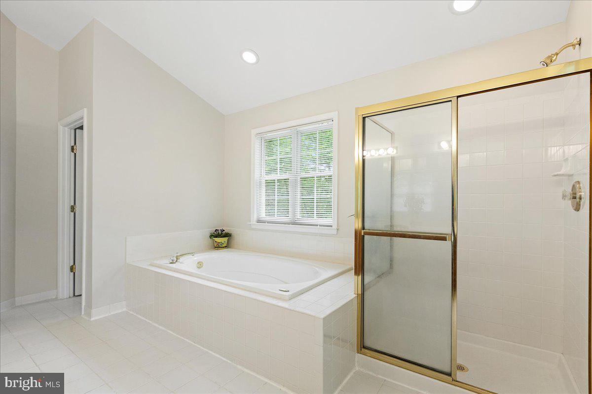 5387 WILLOW VALLEY RD, CLIFTON, Virginia 20124, 4 Bedrooms Bedrooms, ,3 BathroomsBathrooms,Residential,For sale,5387 WILLOW VALLEY RD,VAFX2238876 MLS # VAFX2238876