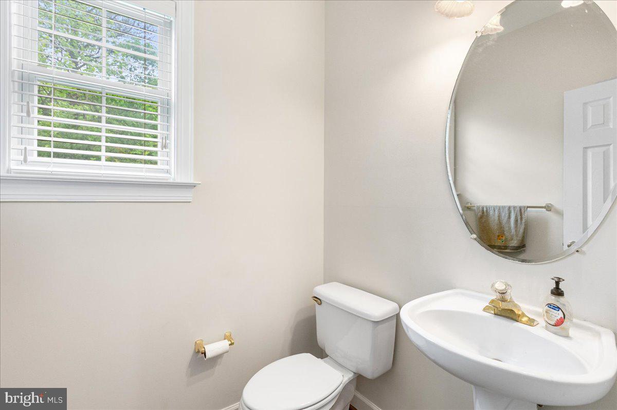 5387 WILLOW VALLEY RD, CLIFTON, Virginia 20124, 4 Bedrooms Bedrooms, ,3 BathroomsBathrooms,Residential,For sale,5387 WILLOW VALLEY RD,VAFX2238876 MLS # VAFX2238876