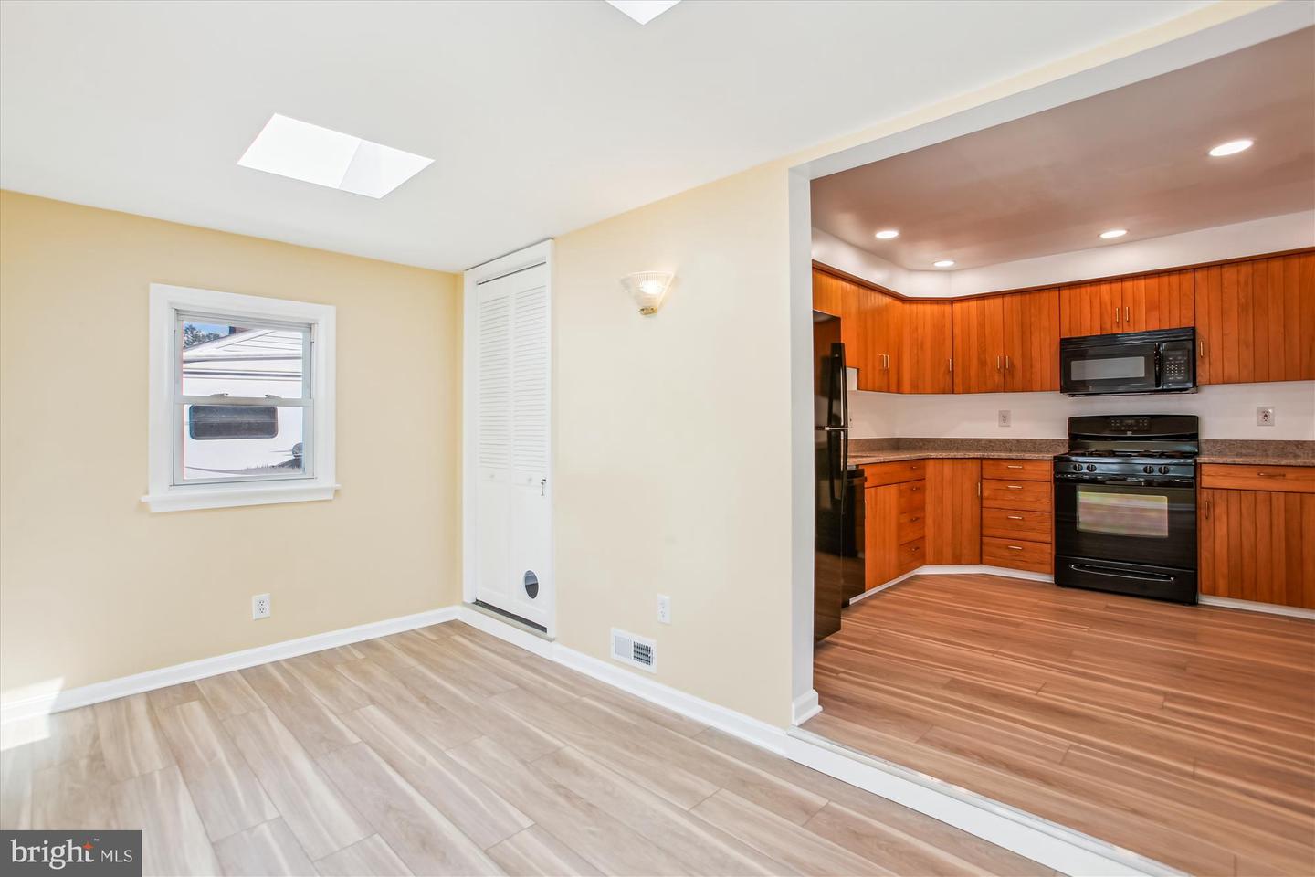 8014 MARTHA WASHINGTON ST, ALEXANDRIA, Virginia 22309, 2 Bedrooms Bedrooms, ,1 BathroomBathrooms,Residential,For sale,8014 MARTHA WASHINGTON ST,VAFX2238828 MLS # VAFX2238828