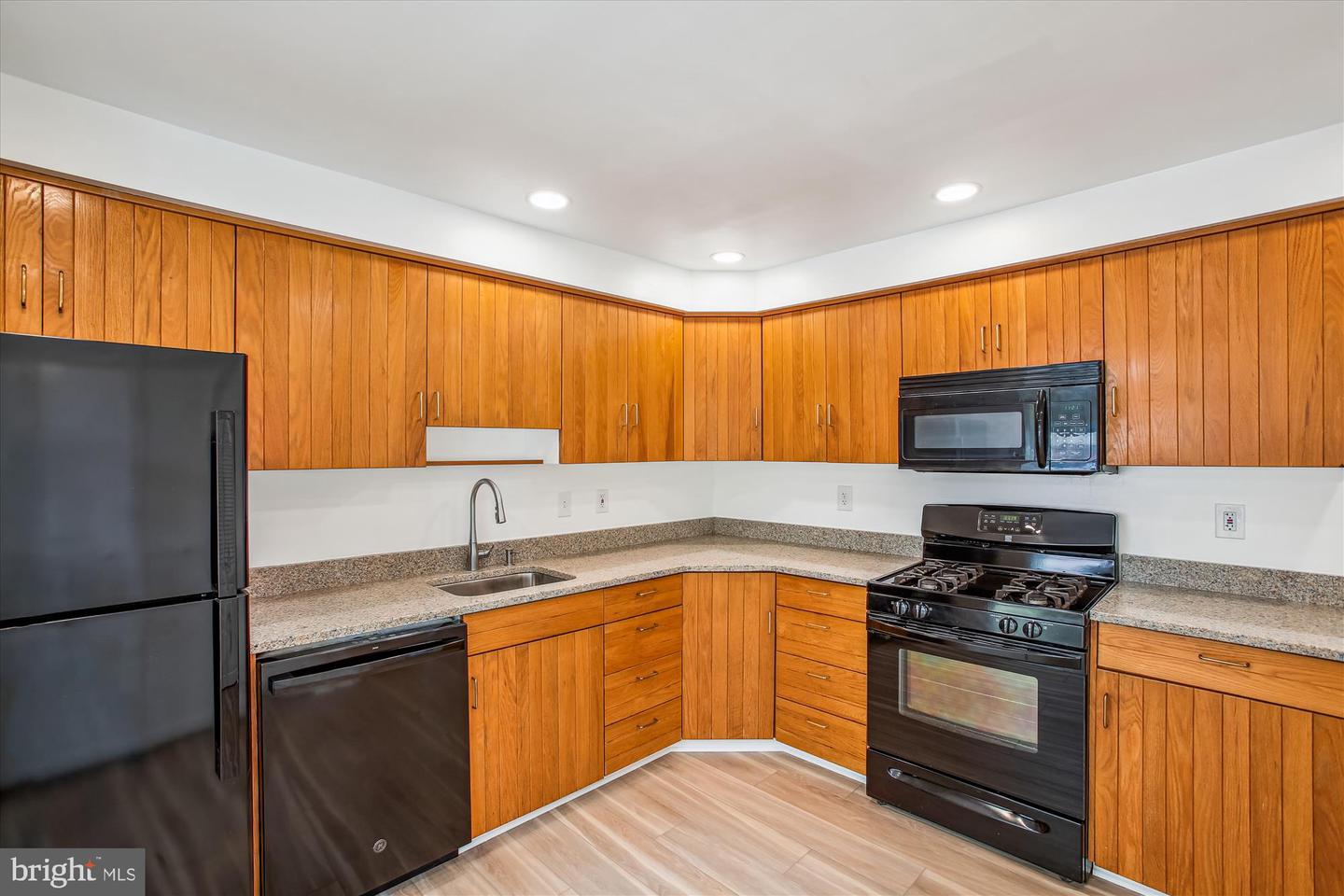 8014 MARTHA WASHINGTON ST, ALEXANDRIA, Virginia 22309, 2 Bedrooms Bedrooms, ,1 BathroomBathrooms,Residential,For sale,8014 MARTHA WASHINGTON ST,VAFX2238828 MLS # VAFX2238828