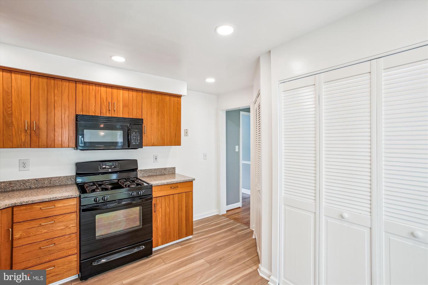 8014 MARTHA WASHINGTON ST, ALEXANDRIA, Virginia 22309, 2 Bedrooms Bedrooms, ,1 BathroomBathrooms,Residential,For sale,8014 MARTHA WASHINGTON ST,VAFX2238828 MLS # VAFX2238828