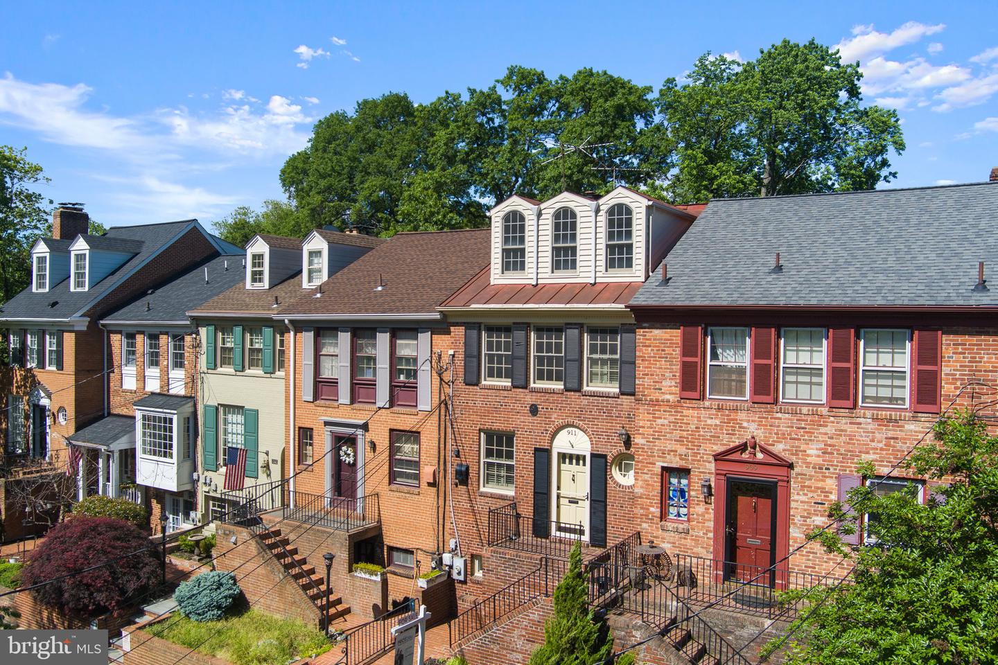 911 S LEE ST, ALEXANDRIA, Virginia 22314, 4 Bedrooms Bedrooms, ,3 BathroomsBathrooms,Residential,For sale,911 S LEE ST,VAAX2045012 MLS # VAAX2045012
