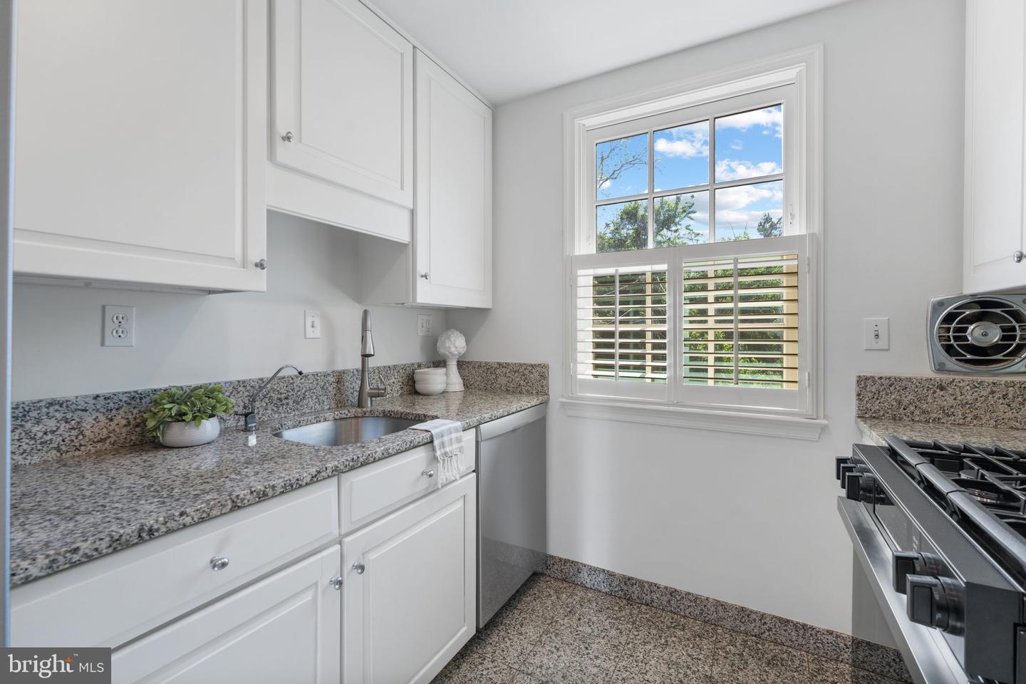 911 S LEE ST, ALEXANDRIA, Virginia 22314, 4 Bedrooms Bedrooms, ,3 BathroomsBathrooms,Residential,For sale,911 S LEE ST,VAAX2045012 MLS # VAAX2045012