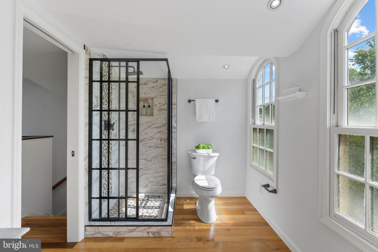 911 S LEE ST, ALEXANDRIA, Virginia 22314, 4 Bedrooms Bedrooms, ,3 BathroomsBathrooms,Residential,For sale,911 S LEE ST,VAAX2045012 MLS # VAAX2045012