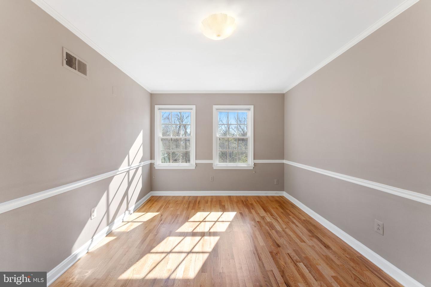 911 S LEE ST, ALEXANDRIA, Virginia 22314, 4 Bedrooms Bedrooms, ,3 BathroomsBathrooms,Residential,For sale,911 S LEE ST,VAAX2045012 MLS # VAAX2045012