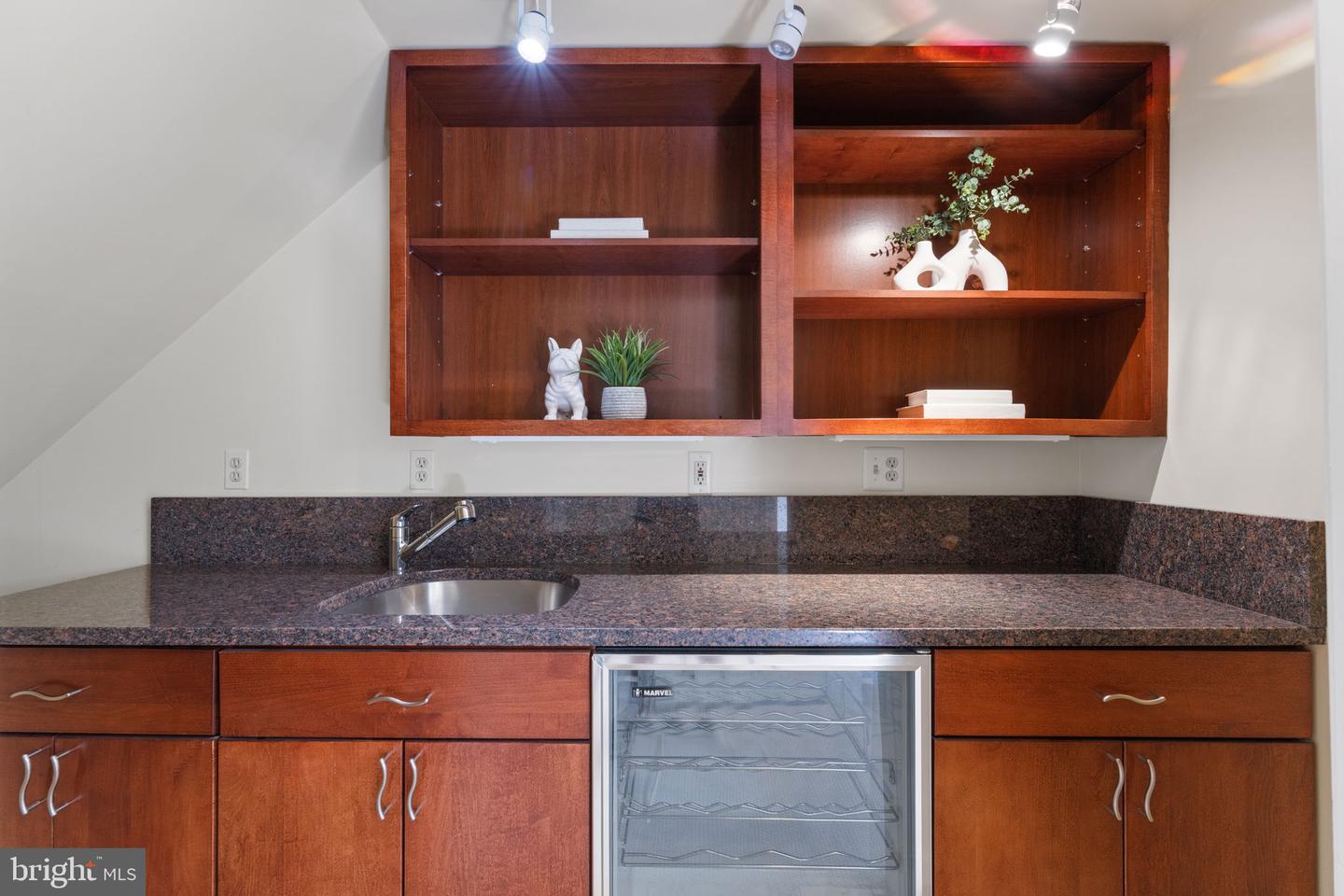 911 S LEE ST, ALEXANDRIA, Virginia 22314, 4 Bedrooms Bedrooms, ,3 BathroomsBathrooms,Residential,For sale,911 S LEE ST,VAAX2045012 MLS # VAAX2045012