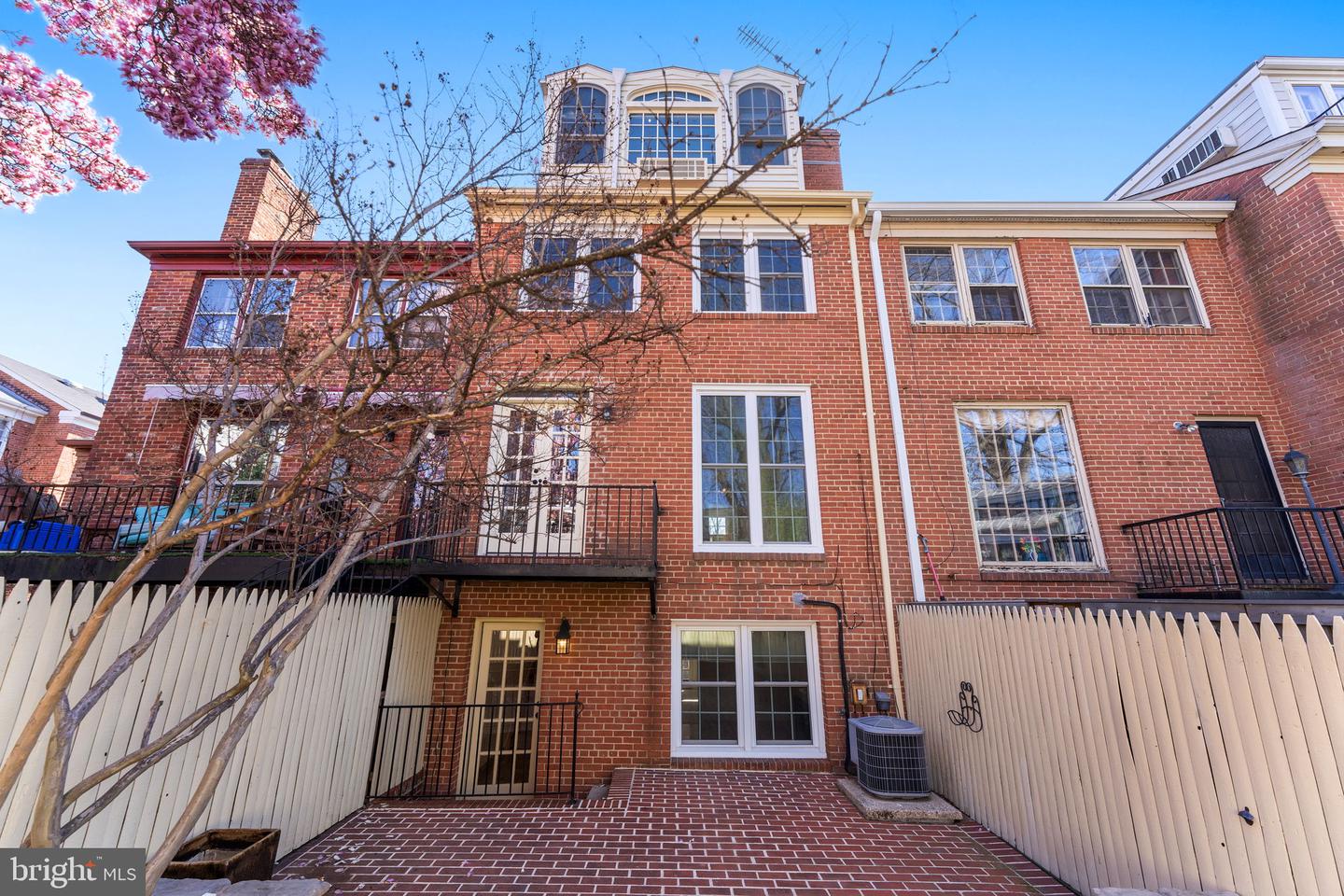 911 S LEE ST, ALEXANDRIA, Virginia 22314, 4 Bedrooms Bedrooms, ,3 BathroomsBathrooms,Residential,For sale,911 S LEE ST,VAAX2045012 MLS # VAAX2045012