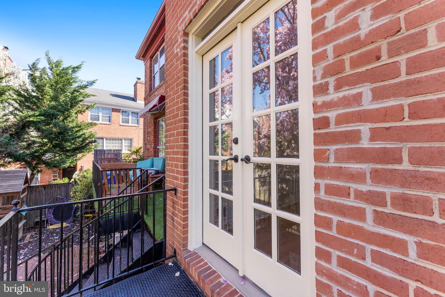 911 S LEE ST, ALEXANDRIA, Virginia 22314, 4 Bedrooms Bedrooms, ,3 BathroomsBathrooms,Residential,For sale,911 S LEE ST,VAAX2045012 MLS # VAAX2045012