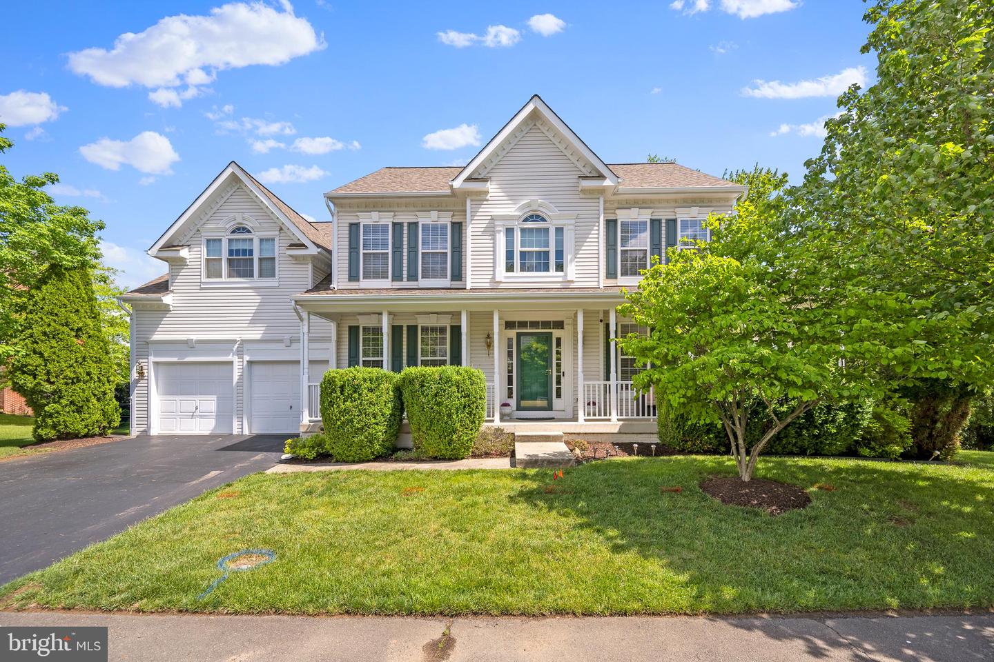 17226 GREENWOOD DR, ROUND HILL, Virginia 20141, 4 Bedrooms Bedrooms, ,2 BathroomsBathrooms,Residential,For sale,17226 GREENWOOD DR,VALO2095572 MLS # VALO2095572