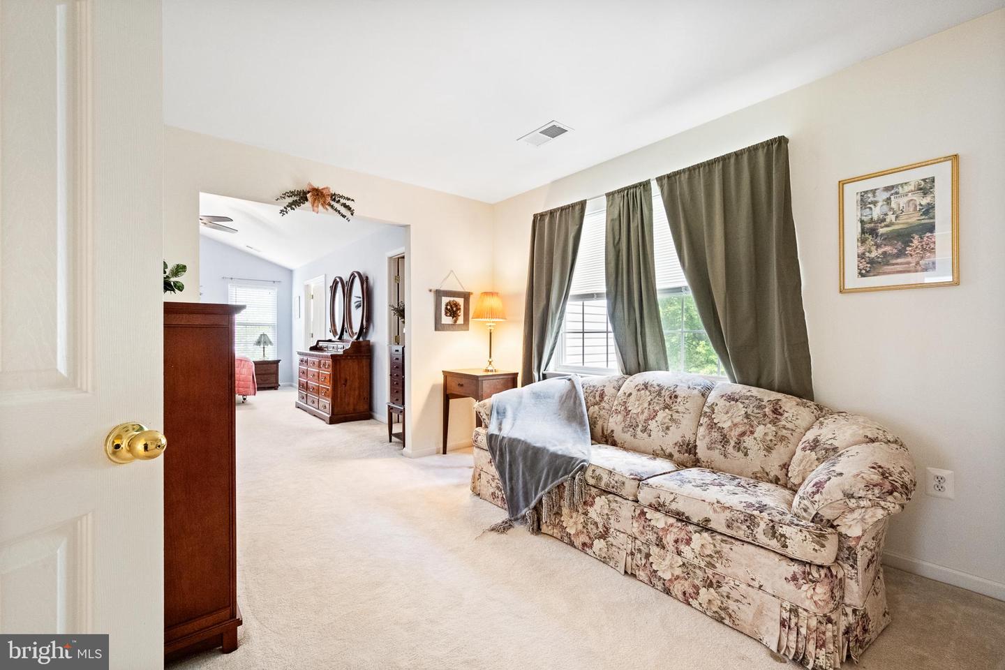 17226 GREENWOOD DR, ROUND HILL, Virginia 20141, 4 Bedrooms Bedrooms, ,2 BathroomsBathrooms,Residential,For sale,17226 GREENWOOD DR,VALO2095572 MLS # VALO2095572
