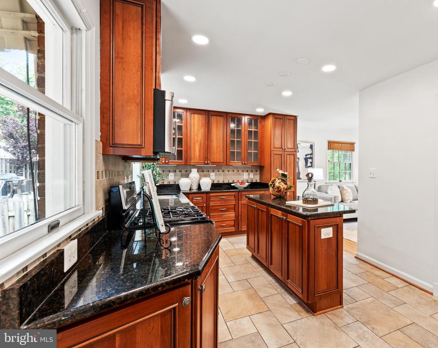 708 W TIMBER BRANCH PKWY, ALEXANDRIA, Virginia 22302, 5 Bedrooms Bedrooms, ,4 BathroomsBathrooms,Residential,For sale,708 W TIMBER BRANCH PKWY,VAAX2044954 MLS # VAAX2044954