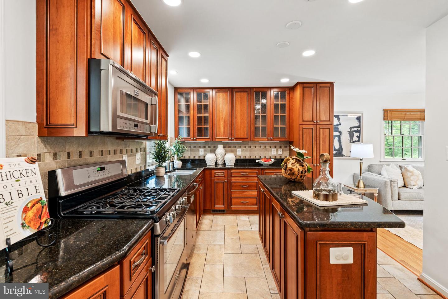 708 W TIMBER BRANCH PKWY, ALEXANDRIA, Virginia 22302, 5 Bedrooms Bedrooms, ,4 BathroomsBathrooms,Residential,For sale,708 W TIMBER BRANCH PKWY,VAAX2044954 MLS # VAAX2044954