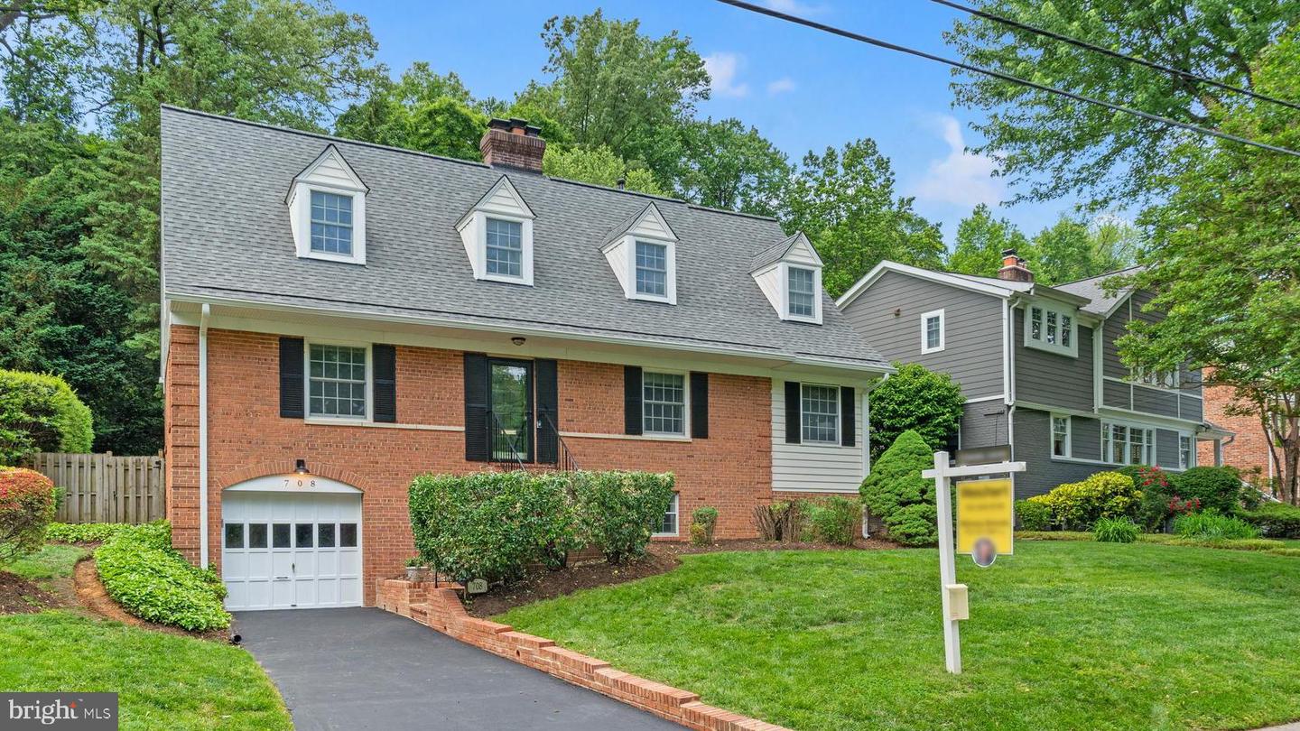 708 W TIMBER BRANCH PKWY, ALEXANDRIA, Virginia 22302, 5 Bedrooms Bedrooms, ,4 BathroomsBathrooms,Residential,For sale,708 W TIMBER BRANCH PKWY,VAAX2044954 MLS # VAAX2044954