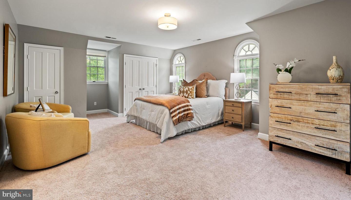 708 W TIMBER BRANCH PKWY, ALEXANDRIA, Virginia 22302, 5 Bedrooms Bedrooms, ,4 BathroomsBathrooms,Residential,For sale,708 W TIMBER BRANCH PKWY,VAAX2044954 MLS # VAAX2044954