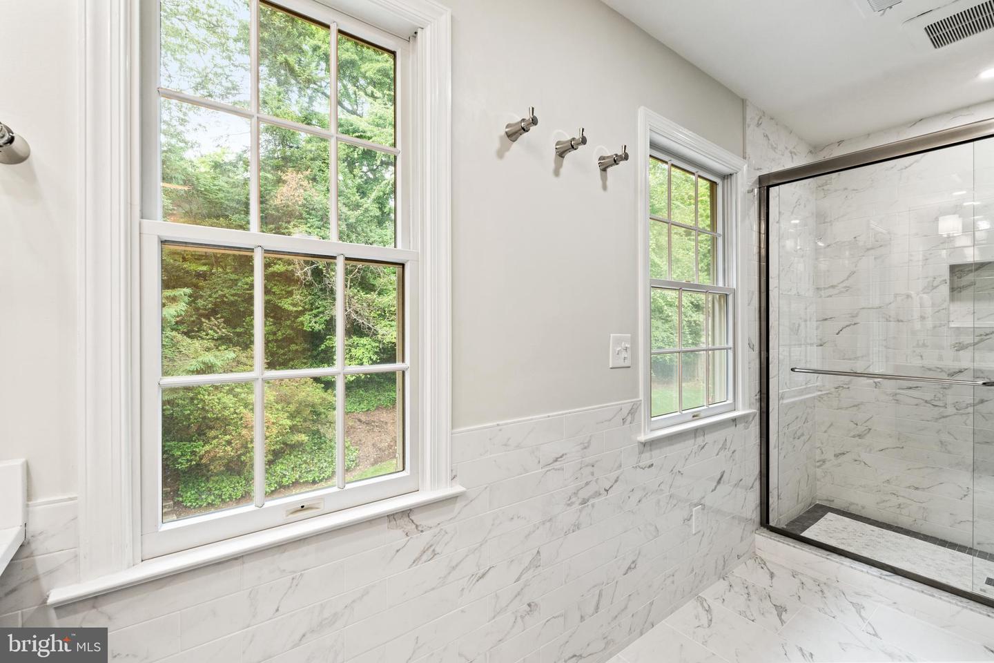 708 W TIMBER BRANCH PKWY, ALEXANDRIA, Virginia 22302, 5 Bedrooms Bedrooms, ,4 BathroomsBathrooms,Residential,For sale,708 W TIMBER BRANCH PKWY,VAAX2044954 MLS # VAAX2044954