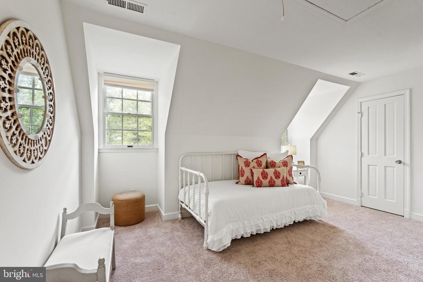 708 W TIMBER BRANCH PKWY, ALEXANDRIA, Virginia 22302, 5 Bedrooms Bedrooms, ,4 BathroomsBathrooms,Residential,For sale,708 W TIMBER BRANCH PKWY,VAAX2044954 MLS # VAAX2044954
