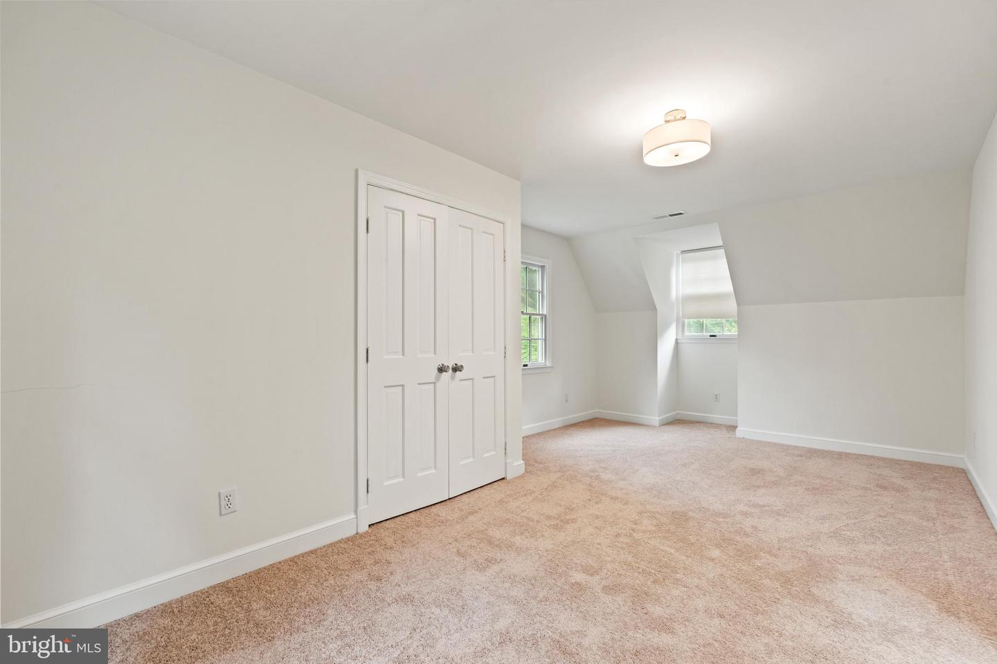 708 W TIMBER BRANCH PKWY, ALEXANDRIA, Virginia 22302, 5 Bedrooms Bedrooms, ,4 BathroomsBathrooms,Residential,For sale,708 W TIMBER BRANCH PKWY,VAAX2044954 MLS # VAAX2044954