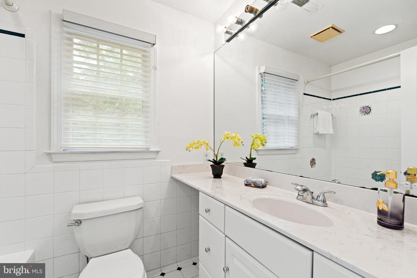 708 W TIMBER BRANCH PKWY, ALEXANDRIA, Virginia 22302, 5 Bedrooms Bedrooms, ,4 BathroomsBathrooms,Residential,For sale,708 W TIMBER BRANCH PKWY,VAAX2044954 MLS # VAAX2044954