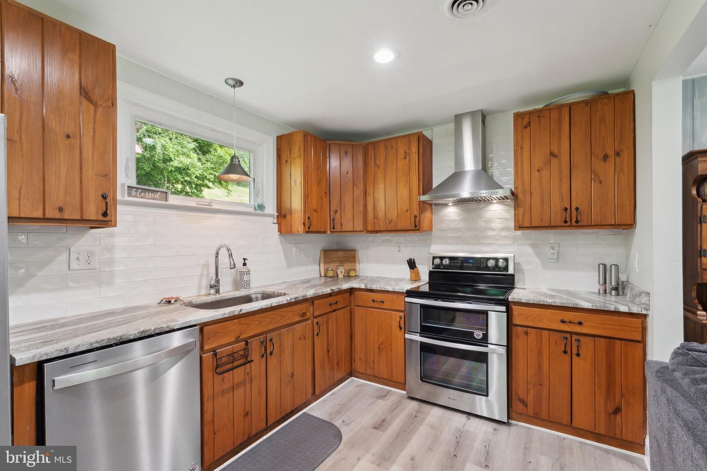 14681 ROSE HOLLOW LN, WATERFORD, Virginia 20197, 3 Bedrooms Bedrooms, ,2 BathroomsBathrooms,Residential,For sale,14681 ROSE HOLLOW LN,VALO2095666 MLS # VALO2095666