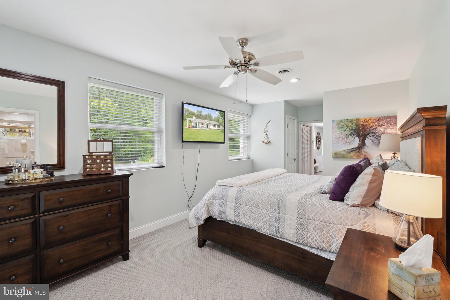 14681 ROSE HOLLOW LN, WATERFORD, Virginia 20197, 3 Bedrooms Bedrooms, ,2 BathroomsBathrooms,Residential,For sale,14681 ROSE HOLLOW LN,VALO2095666 MLS # VALO2095666