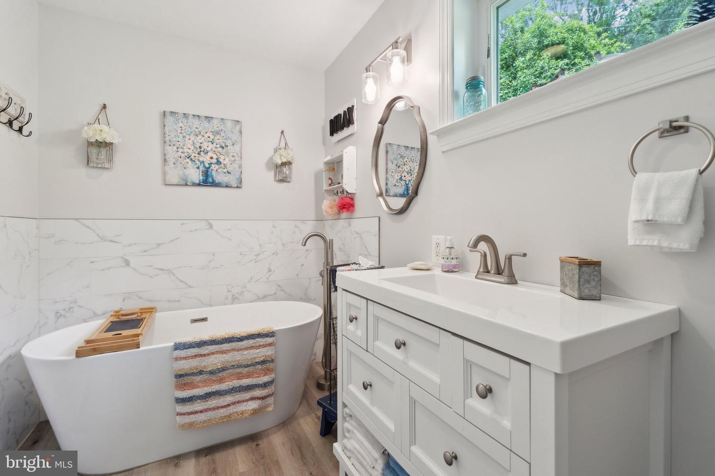 14681 ROSE HOLLOW LN, WATERFORD, Virginia 20197, 3 Bedrooms Bedrooms, ,2 BathroomsBathrooms,Residential,For sale,14681 ROSE HOLLOW LN,VALO2095666 MLS # VALO2095666