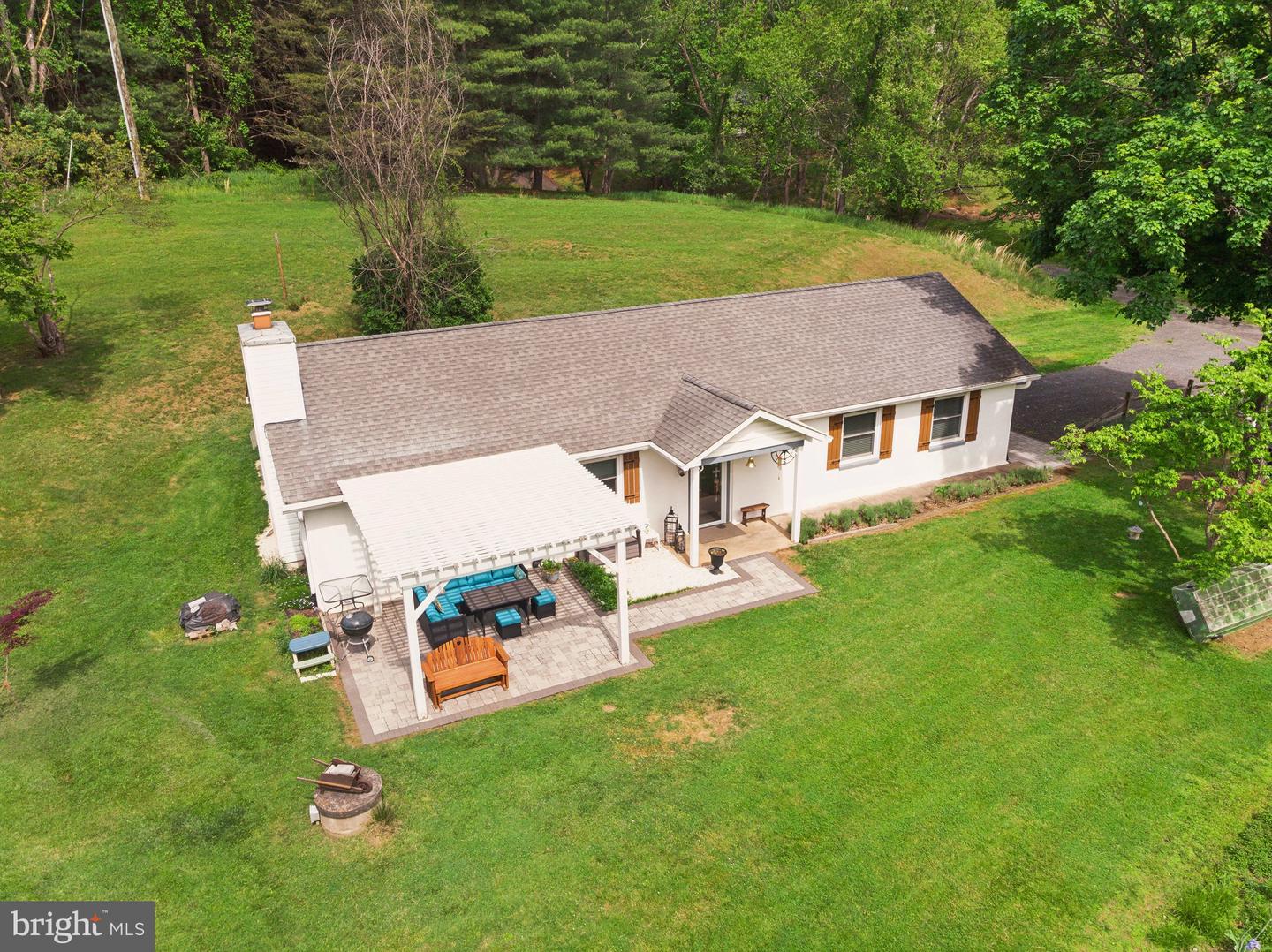 14681 ROSE HOLLOW LN, WATERFORD, Virginia 20197, 3 Bedrooms Bedrooms, ,2 BathroomsBathrooms,Residential,For sale,14681 ROSE HOLLOW LN,VALO2095666 MLS # VALO2095666