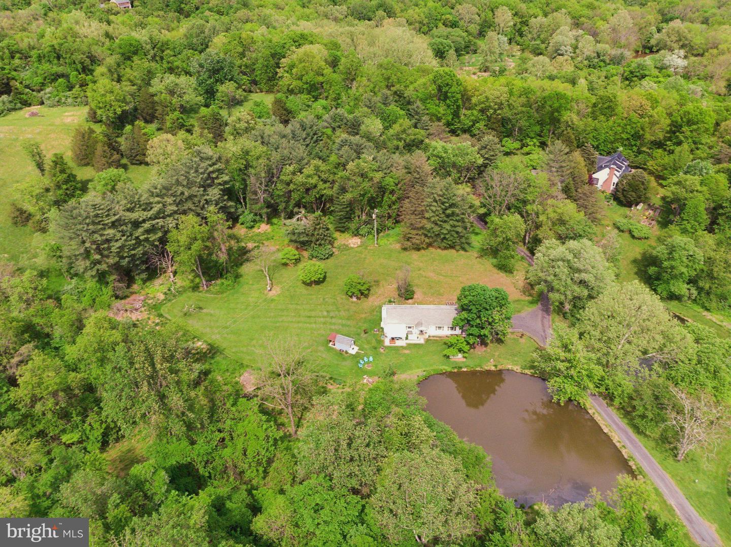 14681 ROSE HOLLOW LN, WATERFORD, Virginia 20197, 3 Bedrooms Bedrooms, ,2 BathroomsBathrooms,Residential,For sale,14681 ROSE HOLLOW LN,VALO2095666 MLS # VALO2095666