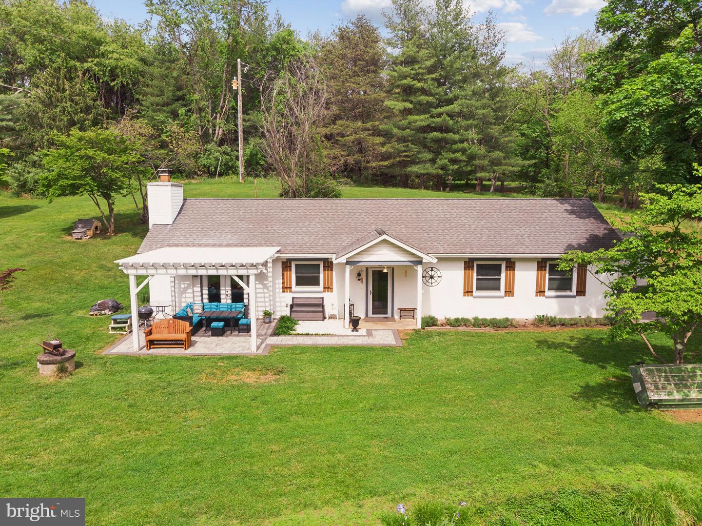 14681 ROSE HOLLOW LN, WATERFORD, Virginia 20197, 3 Bedrooms Bedrooms, ,2 BathroomsBathrooms,Residential,For sale,14681 ROSE HOLLOW LN,VALO2095666 MLS # VALO2095666