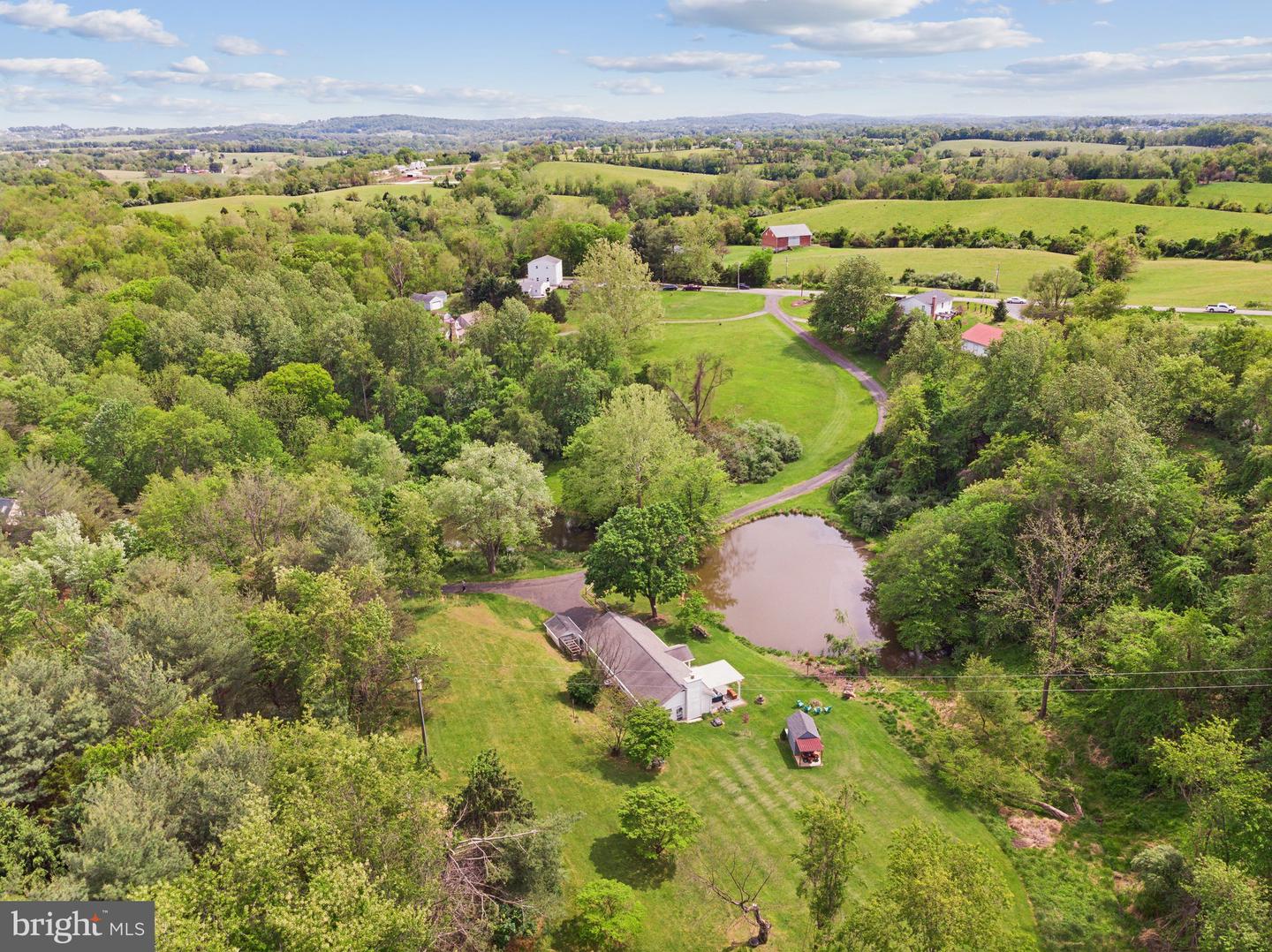 14681 ROSE HOLLOW LN, WATERFORD, Virginia 20197, 3 Bedrooms Bedrooms, ,2 BathroomsBathrooms,Residential,For sale,14681 ROSE HOLLOW LN,VALO2095666 MLS # VALO2095666