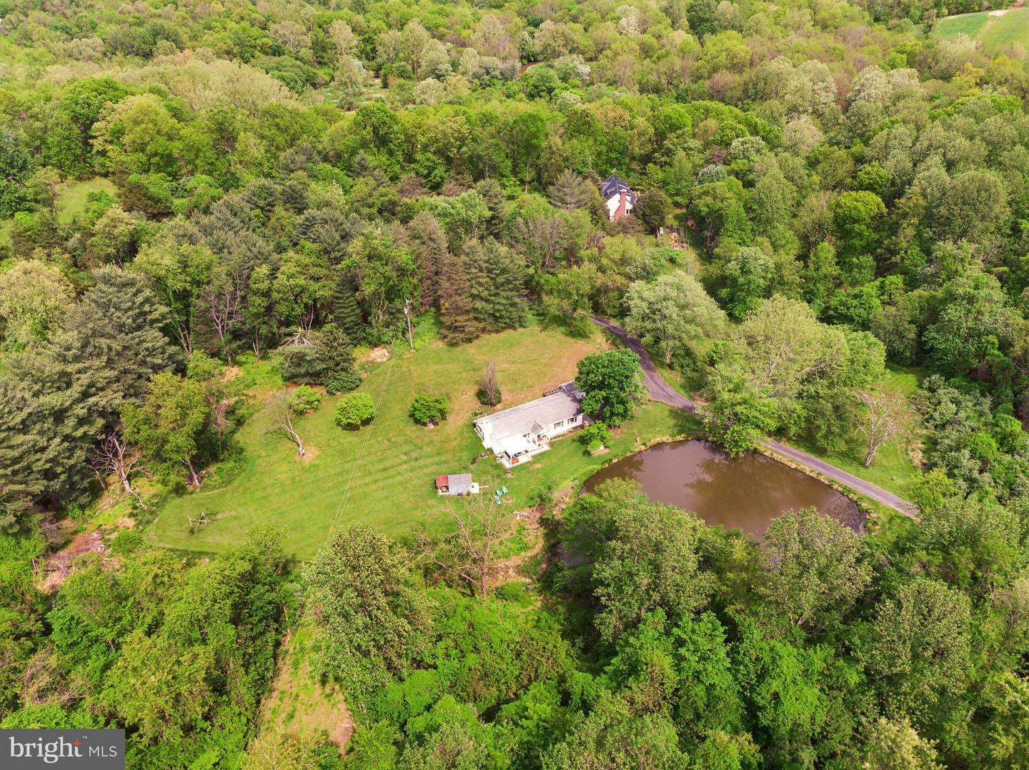 14681 ROSE HOLLOW LN, WATERFORD, Virginia 20197, 3 Bedrooms Bedrooms, ,2 BathroomsBathrooms,Residential,For sale,14681 ROSE HOLLOW LN,VALO2095666 MLS # VALO2095666