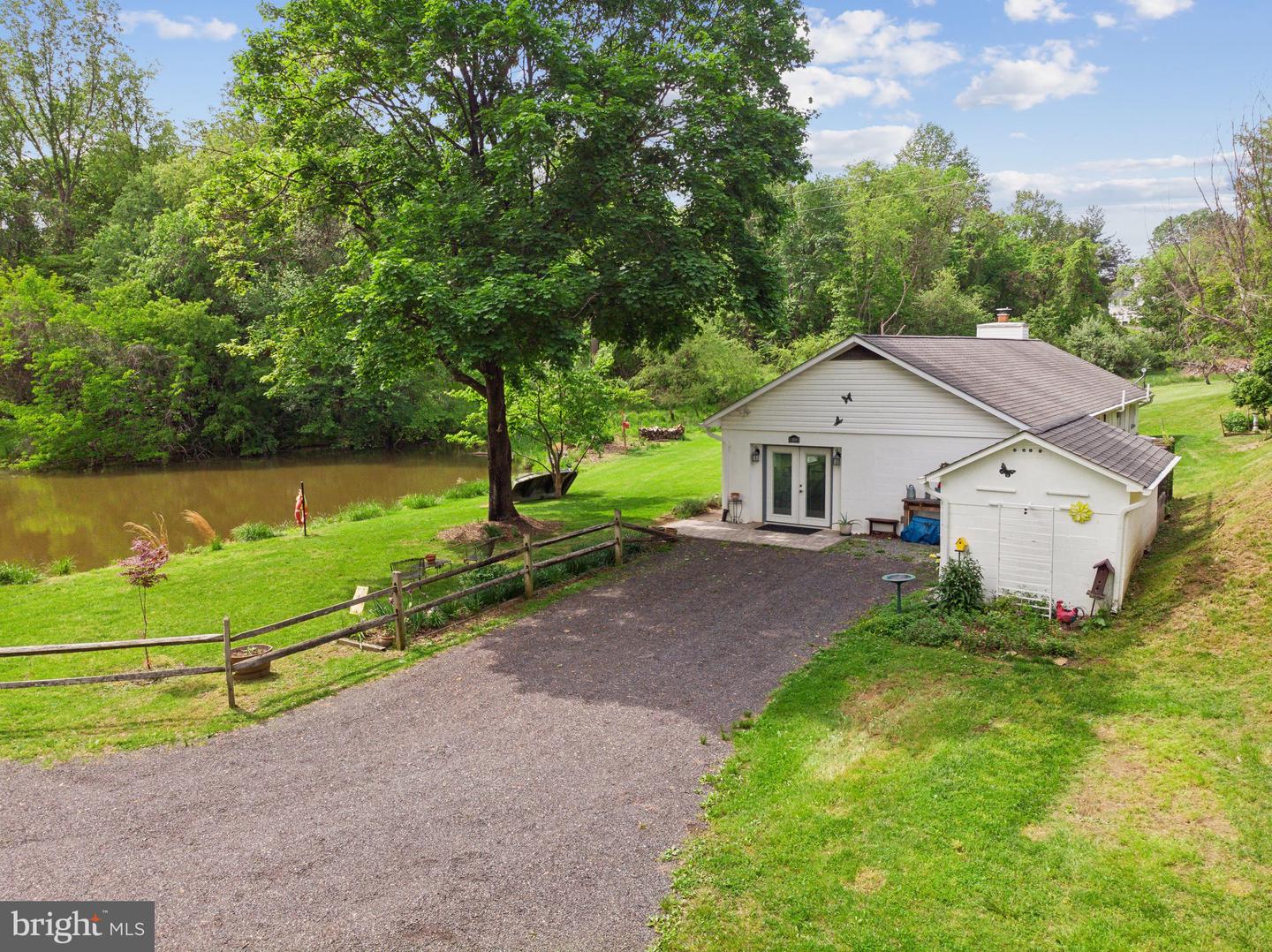 14681 ROSE HOLLOW LN, WATERFORD, Virginia 20197, 3 Bedrooms Bedrooms, ,2 BathroomsBathrooms,Residential,For sale,14681 ROSE HOLLOW LN,VALO2095666 MLS # VALO2095666