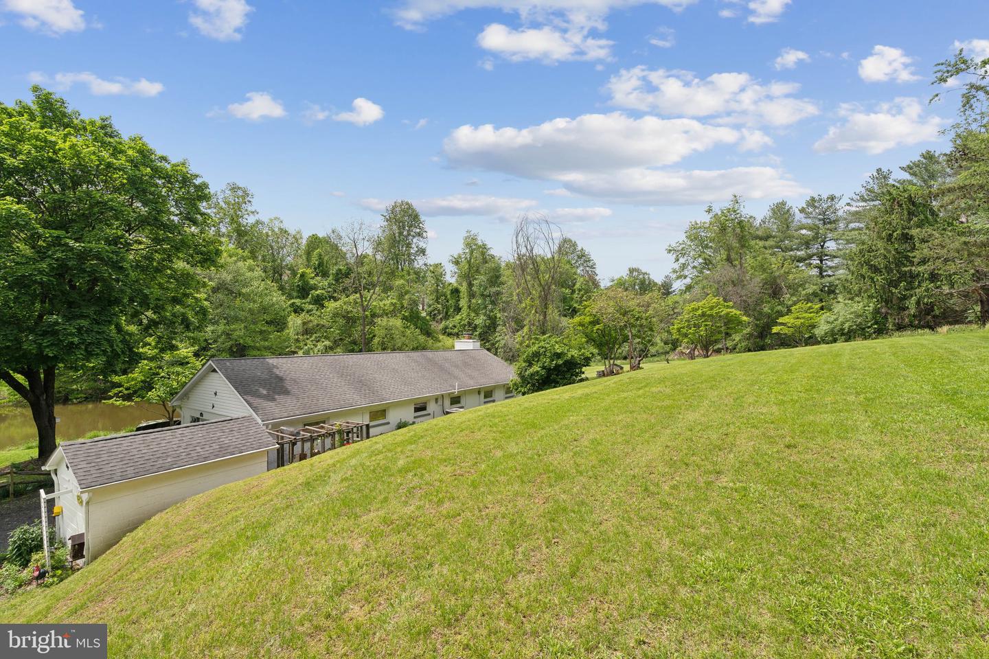 14681 ROSE HOLLOW LN, WATERFORD, Virginia 20197, 3 Bedrooms Bedrooms, ,2 BathroomsBathrooms,Residential,For sale,14681 ROSE HOLLOW LN,VALO2095666 MLS # VALO2095666